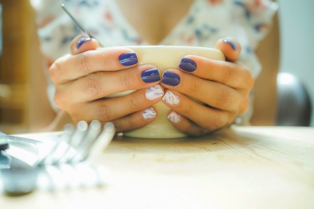 Gel Nails Or Acrylic Nails? Który z nich jest lepszy?